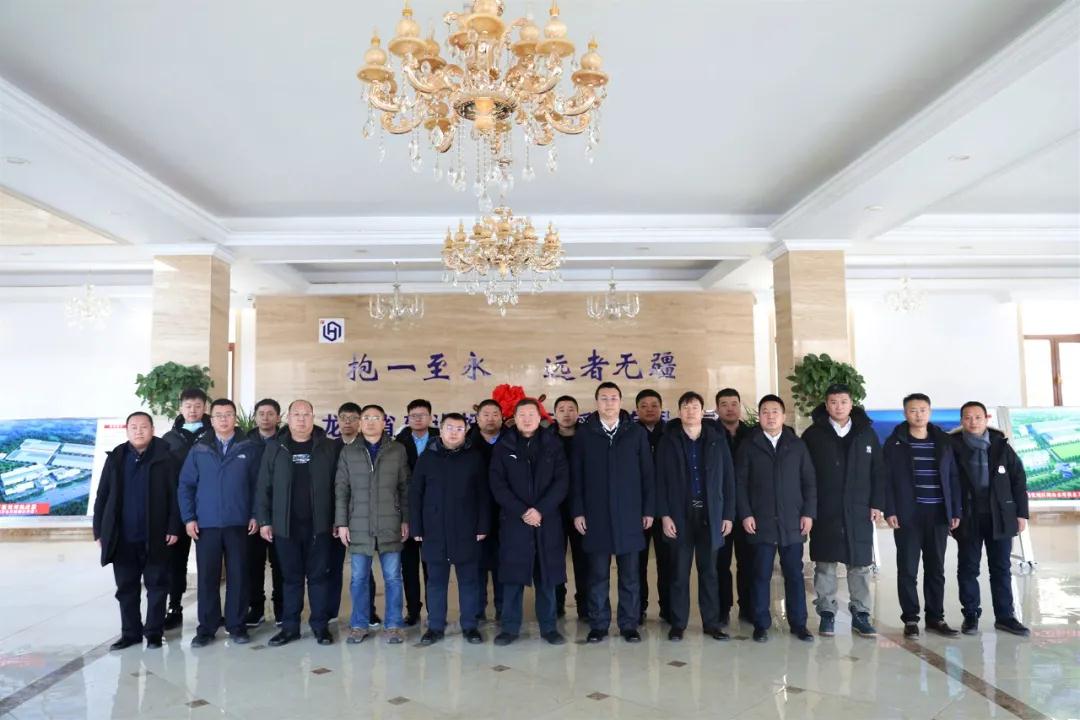 2021民生項目開篇 攻堅克難開局┃宋祝一行元旦期間深入綏化閣山水庫建設(shè)工地慰問指導